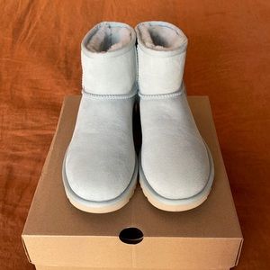 UGG Classic Mini II